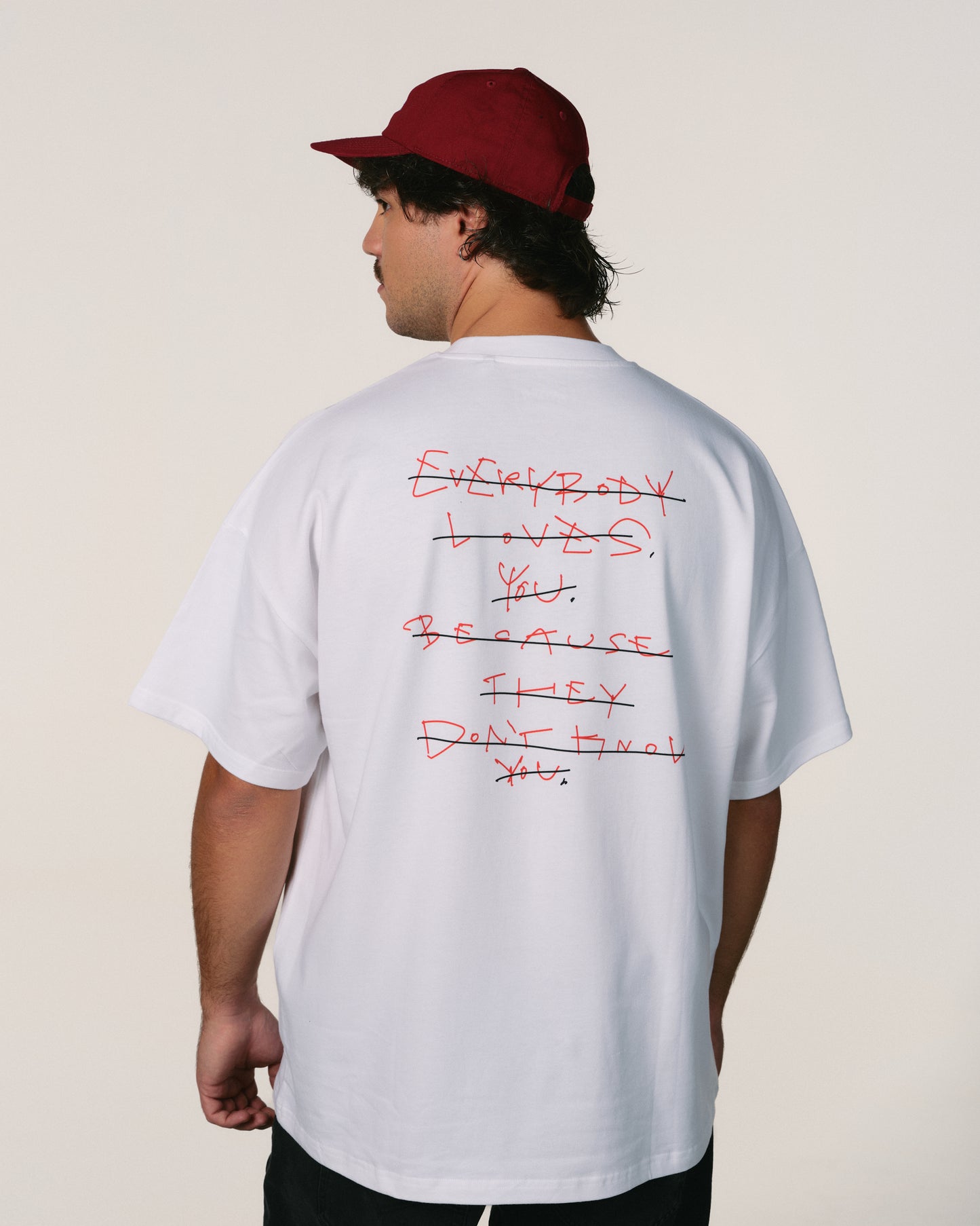 Tricou oversized unisex Hoppers Everybody Loves You alb, vedere din spate, hip hop takeovers
