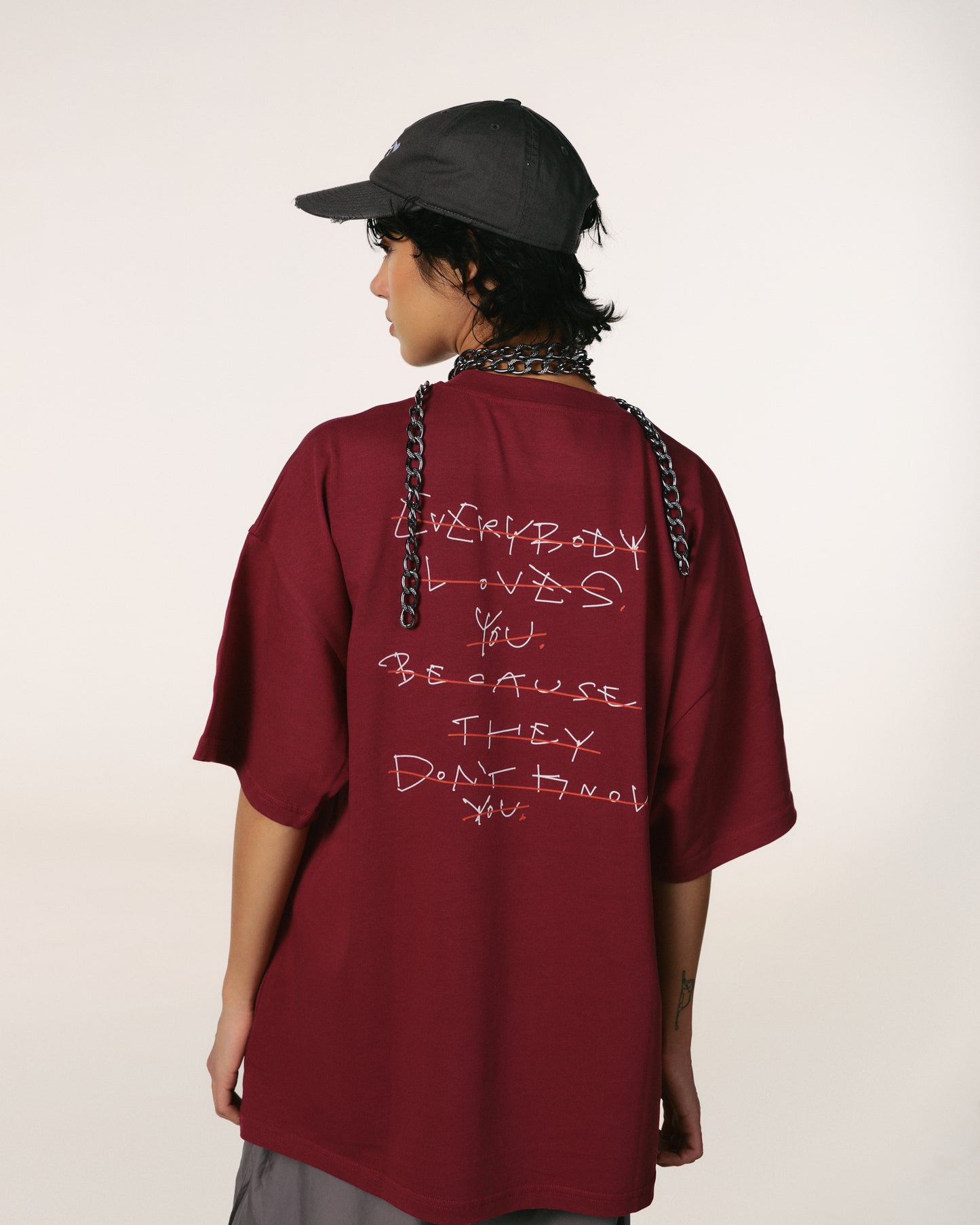 Tricou oversized unisex Hoppers Everybody Loves You bordo, vedere din spate, hip hop takeovers
